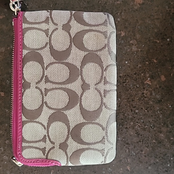 Coach wristlet - Picture 2 of 3